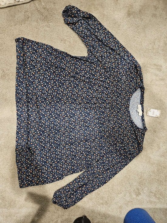 Weekend Suzanne Betro Tops - Weekend 2X  Navy Floral Crewneck Top